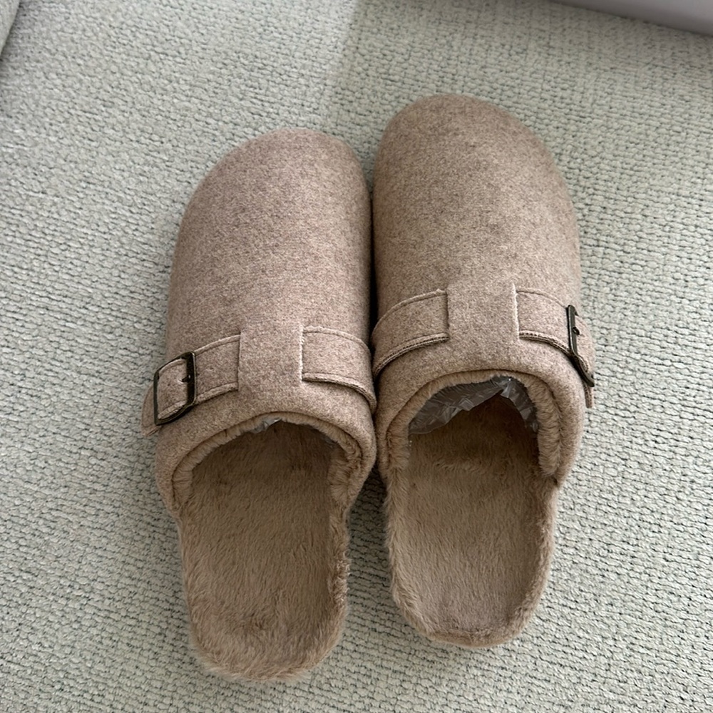 Women’s clogs